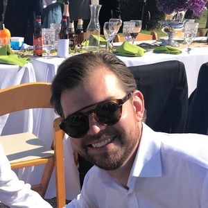 Meet your Posher, Carl